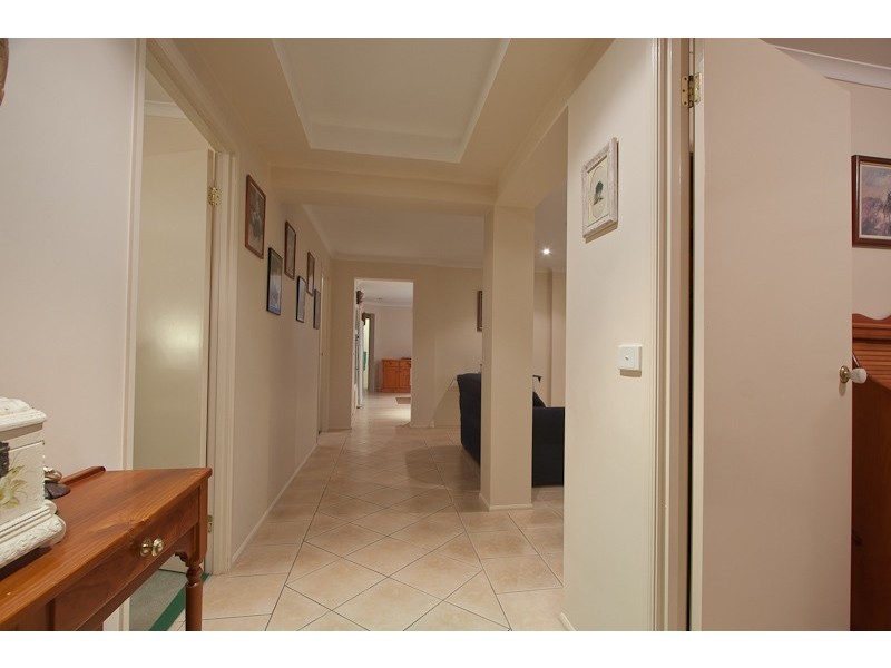 28 Eldershaw Drive, Lynbrook VIC 3975