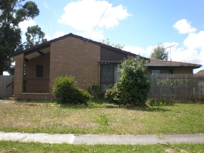 2 Bourke Road, Cranbourne VIC 3977