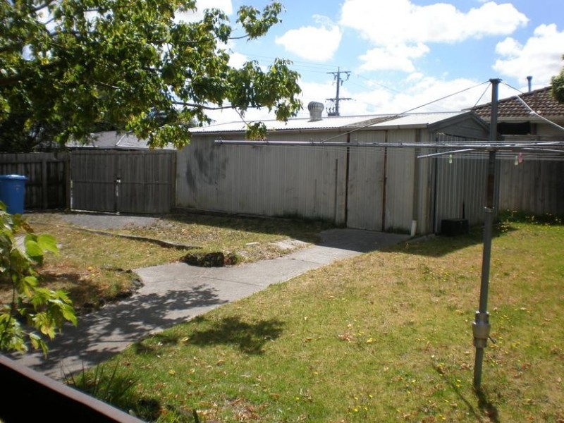 2 Bourke Road, Cranbourne VIC 3977