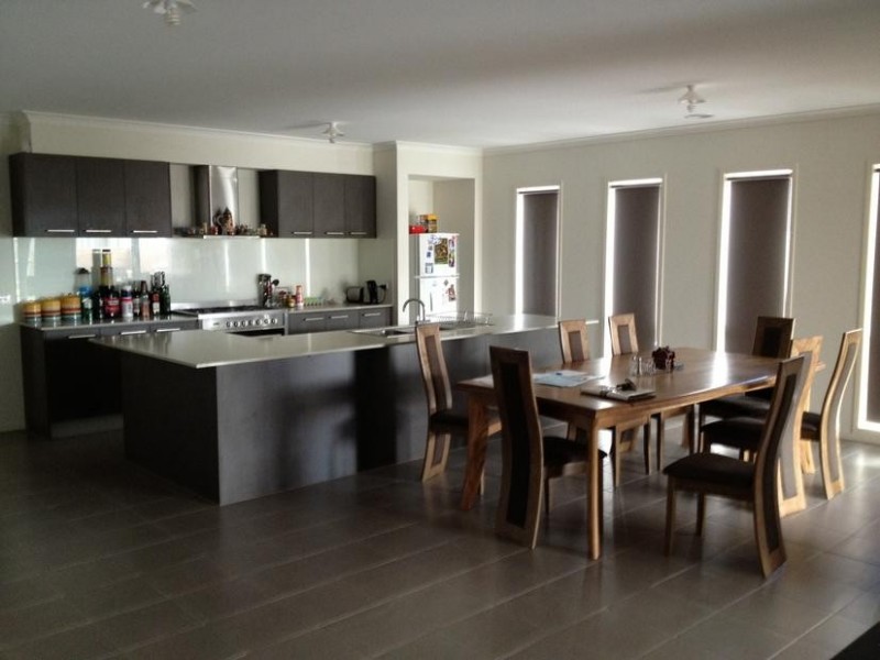 16 Black Caesar Drive, Cranbourne East VIC 3977