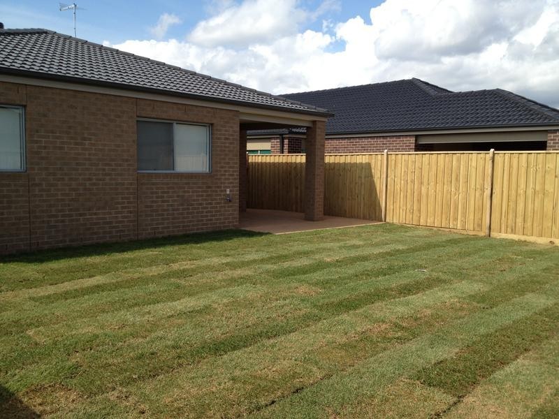 47 Chantenay Parade, Cranbourne North VIC 3977