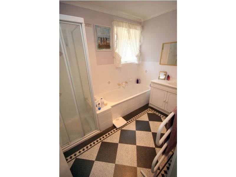 1 Spring Road, Junction Village VIC 3977