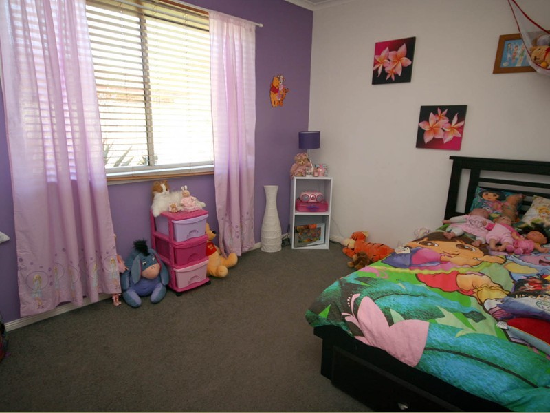 12 Horsham Drive, Cranbourne East VIC 3977