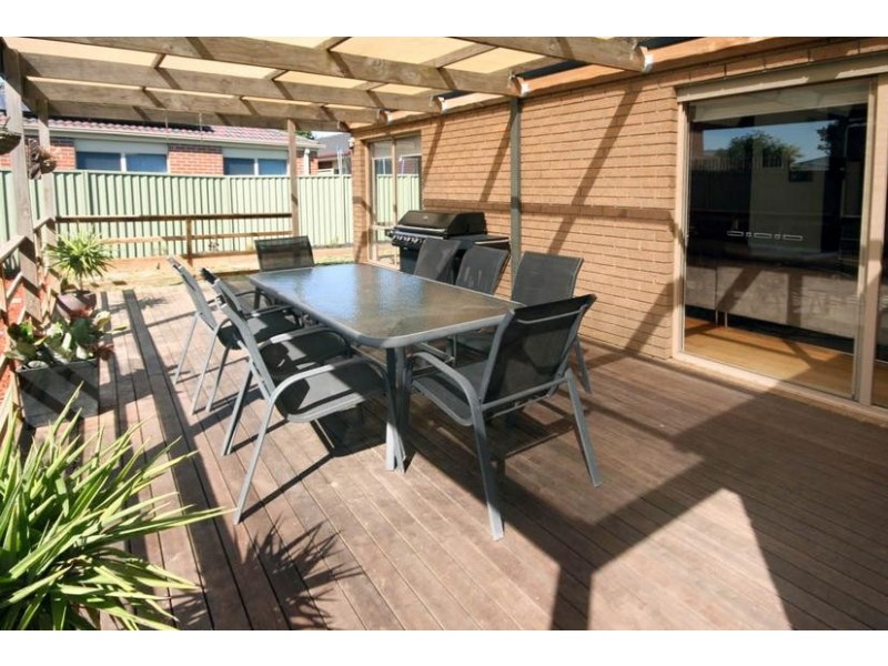 12 Horsham Drive, Cranbourne East VIC 3977