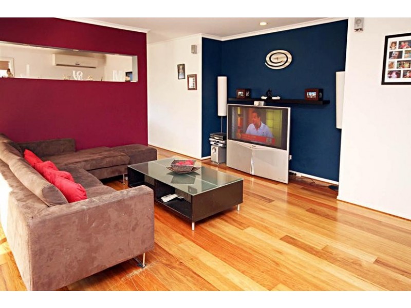 12 Horsham Drive, Cranbourne East VIC 3977