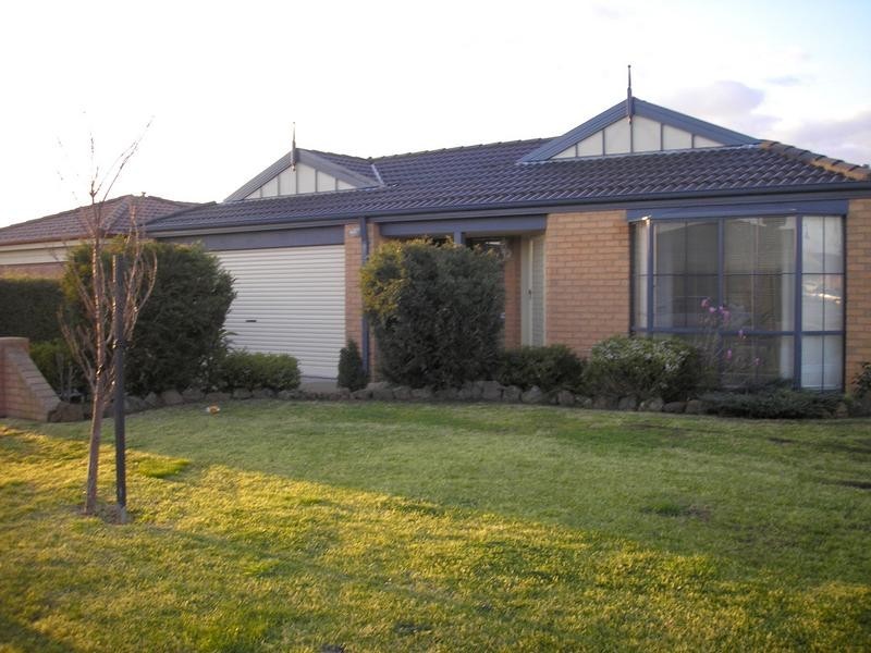 10 Cranberry Place, Cranbourne VIC 3977