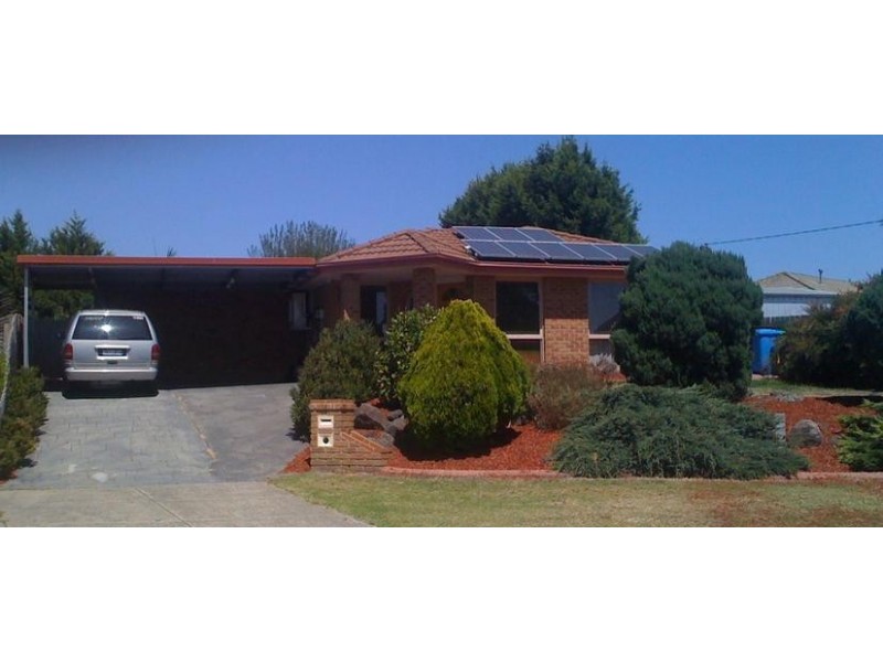 14 Maureen Close, Cranbourne West VIC 3977