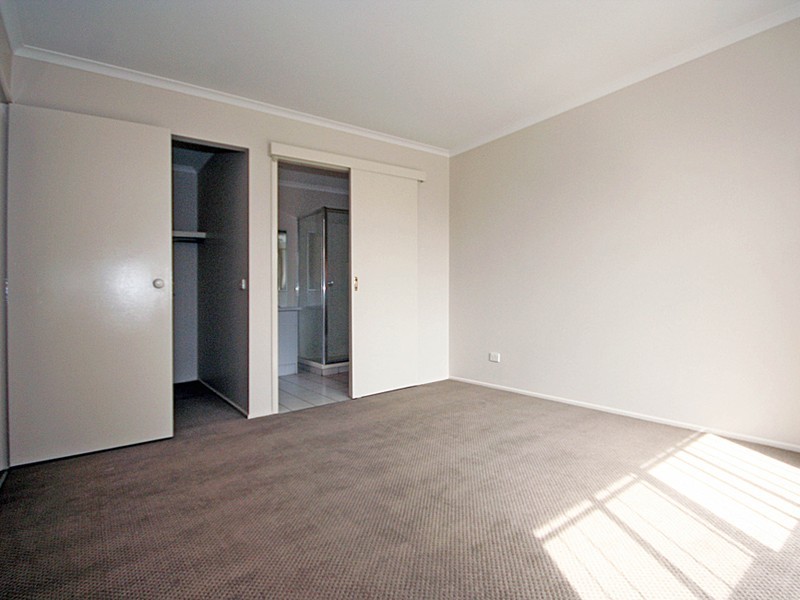 Cranbourne North VIC 3977