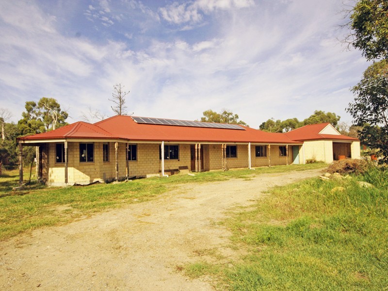 40 Finsbury Road, Devon Meadows VIC 3977