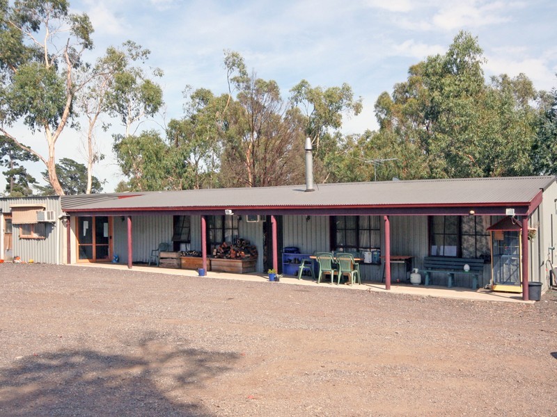 40 Finsbury Road, Devon Meadows VIC 3977