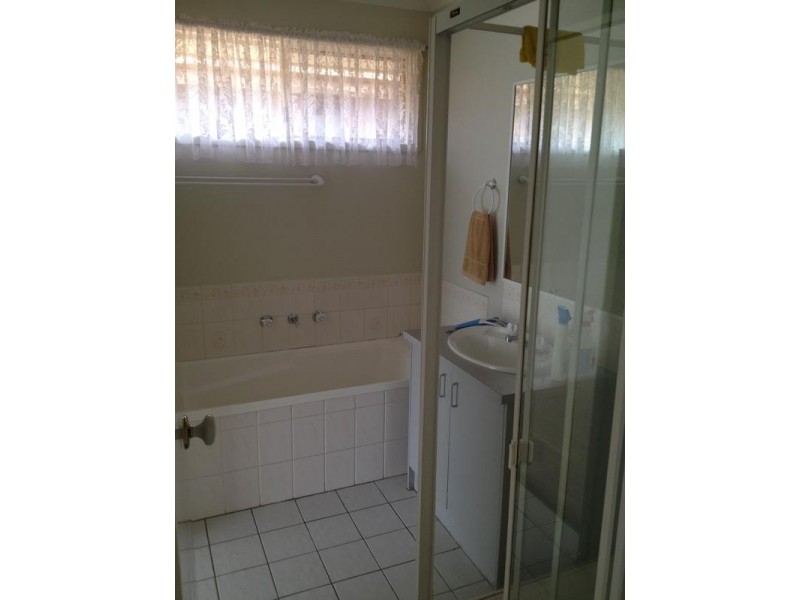 2 Glenleigh Court, Cranbourne North VIC 3977