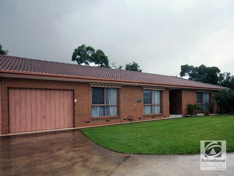 5/4 Blueberry Close, Cranbourne North VIC 3977