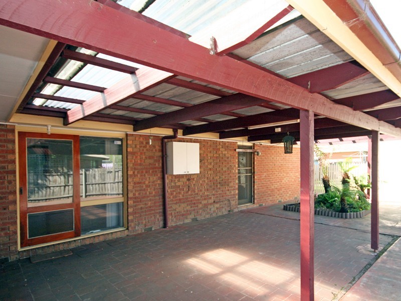 42 Wallace Road, Cranbourne VIC 3977