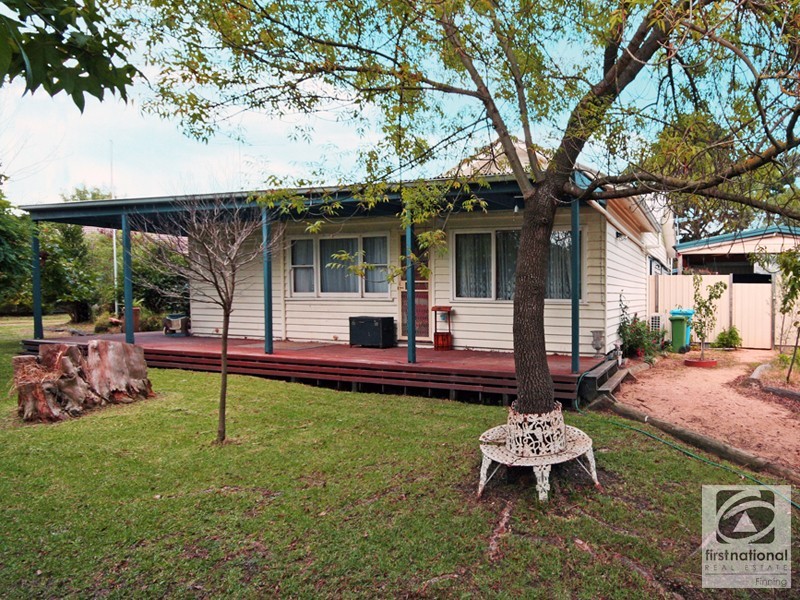 24 Huon Park Road, Cranbourne North VIC 3977