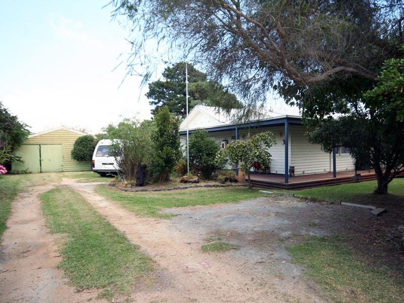 24 Huon Park Road, Cranbourne North VIC 3977