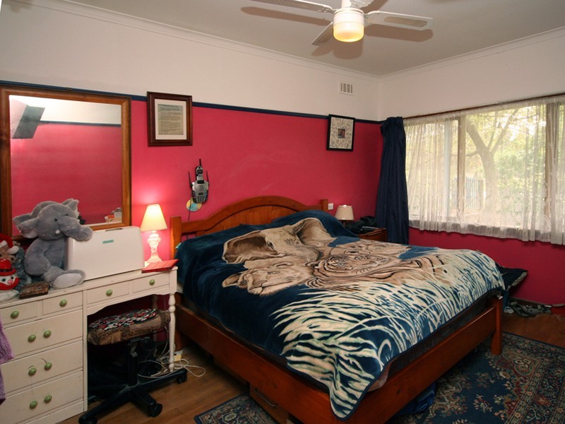24 Huon Park Road, Cranbourne North VIC 3977