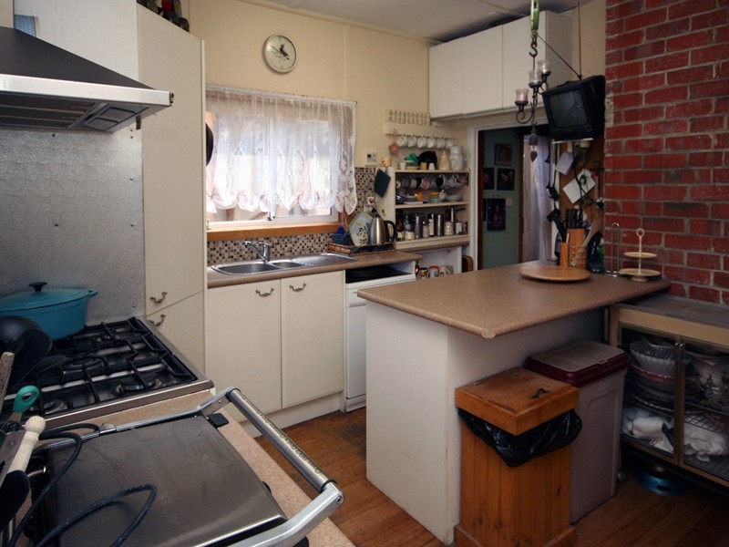 24 Huon Park Road, Cranbourne North VIC 3977