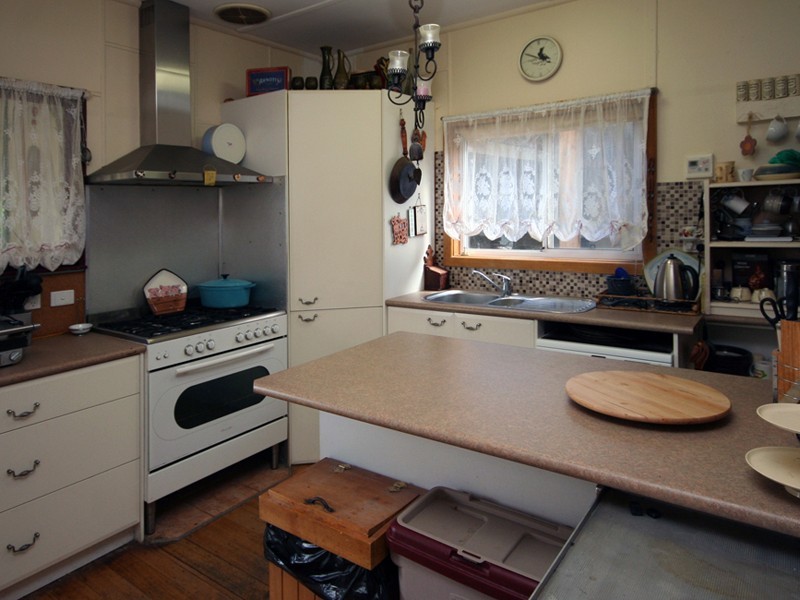 24 Huon Park Road, Cranbourne North VIC 3977