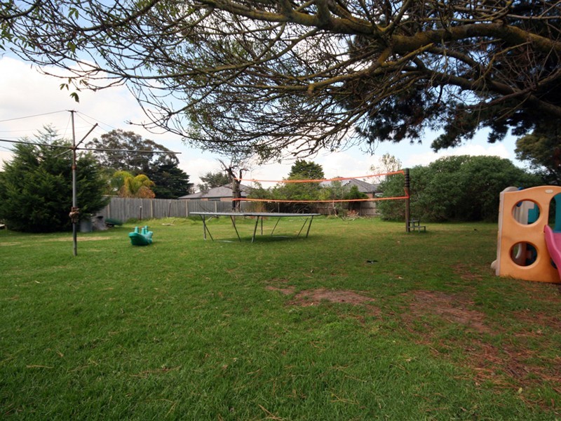 24 Huon Park Road, Cranbourne North VIC 3977