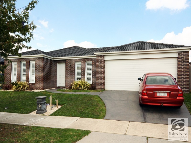 21 Bradford Drive, Cranbourne East VIC 3977