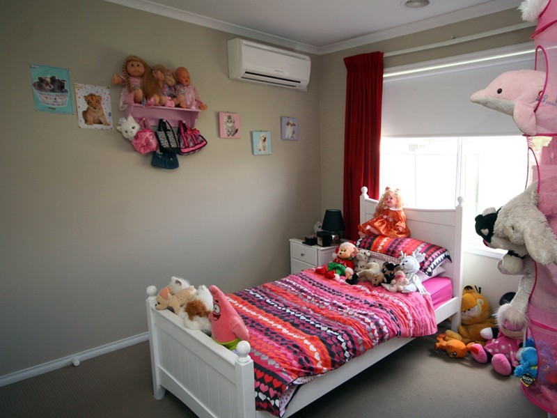 21 Bradford Drive, Cranbourne East VIC 3977