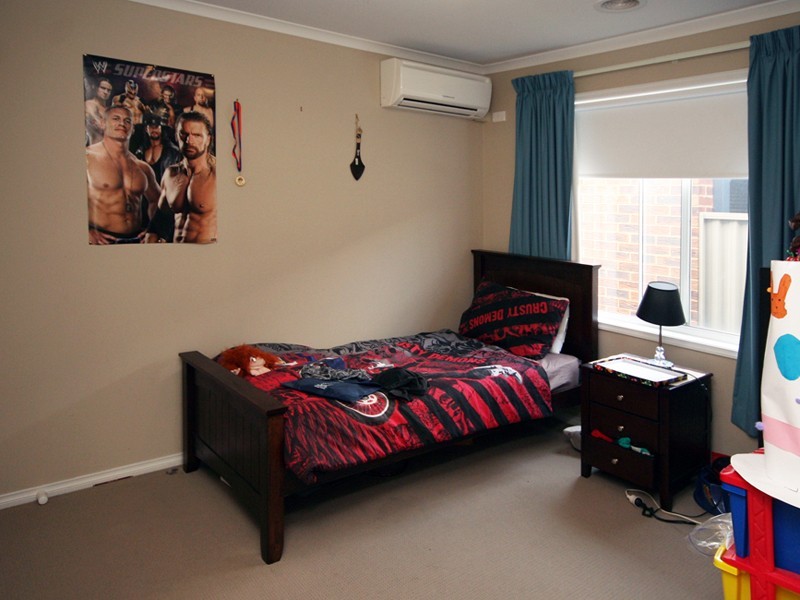 21 Bradford Drive, Cranbourne East VIC 3977