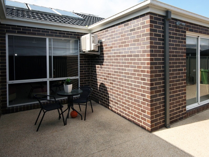 21 Bradford Drive, Cranbourne East VIC 3977