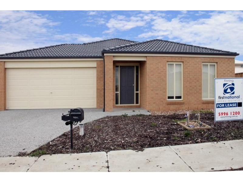 8 Rock Daisy Drive, Cranbourne VIC 3977