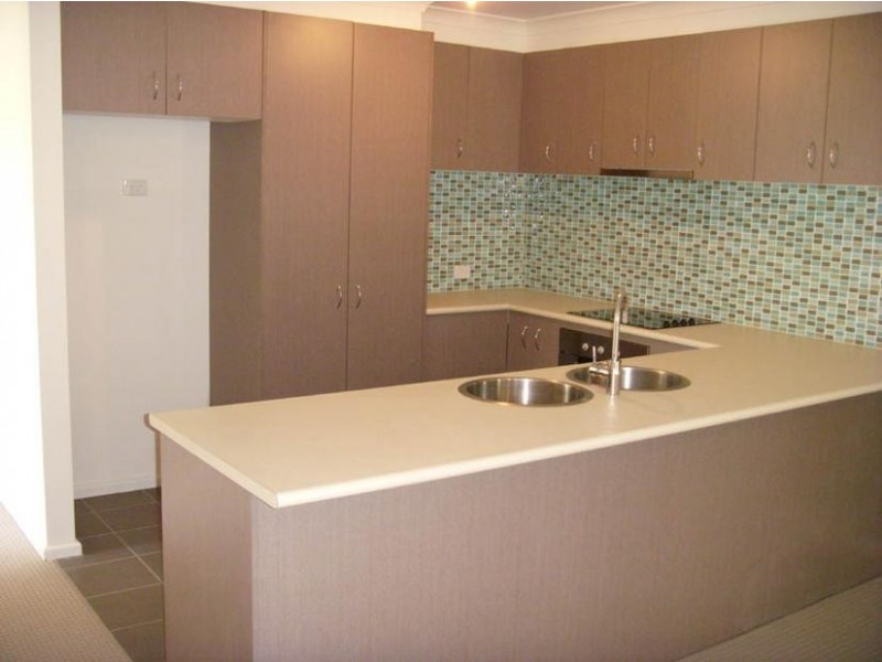 35 Calais Circuit, Cranbourne VIC 3977
