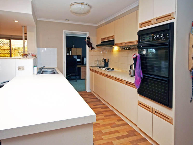 6 Kent Court, Cranbourne VIC 3977