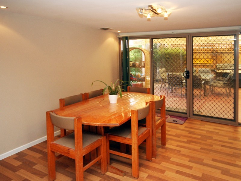 6 Kent Court, Cranbourne VIC 3977