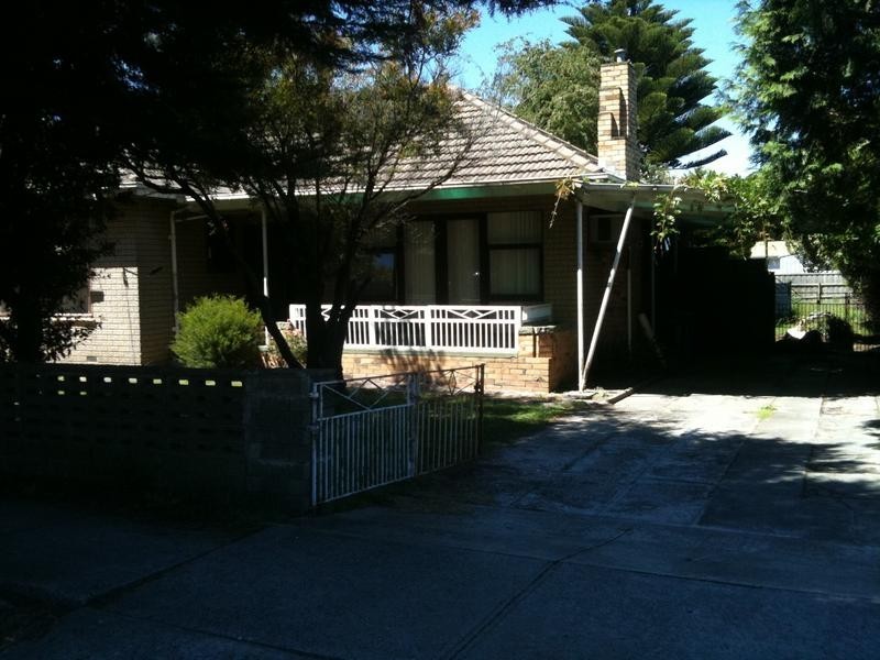 6 Walter Street, Cranbourne VIC 3977