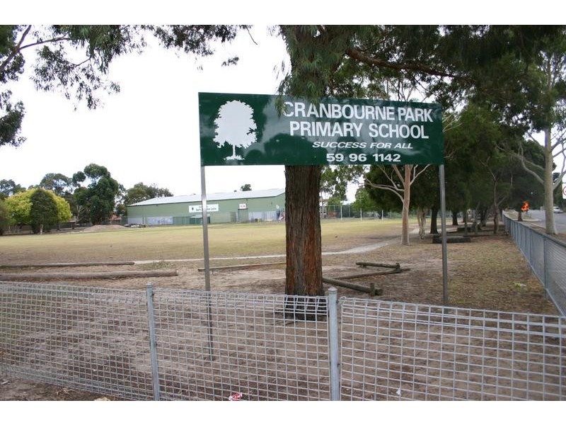 6 Walter Street, Cranbourne VIC 3977