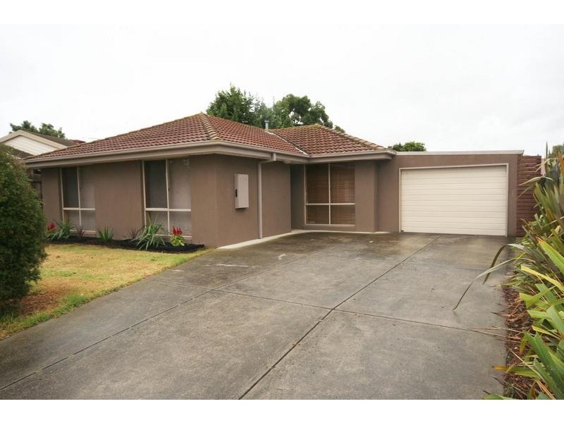 9 Jacinta Drive, Cranbourne VIC 3977