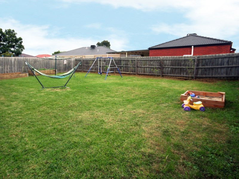 Cranbourne VIC 3977