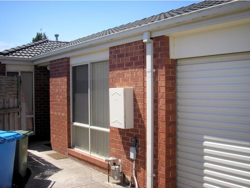 2/10 Leanna Court, Cranbourne VIC 3977