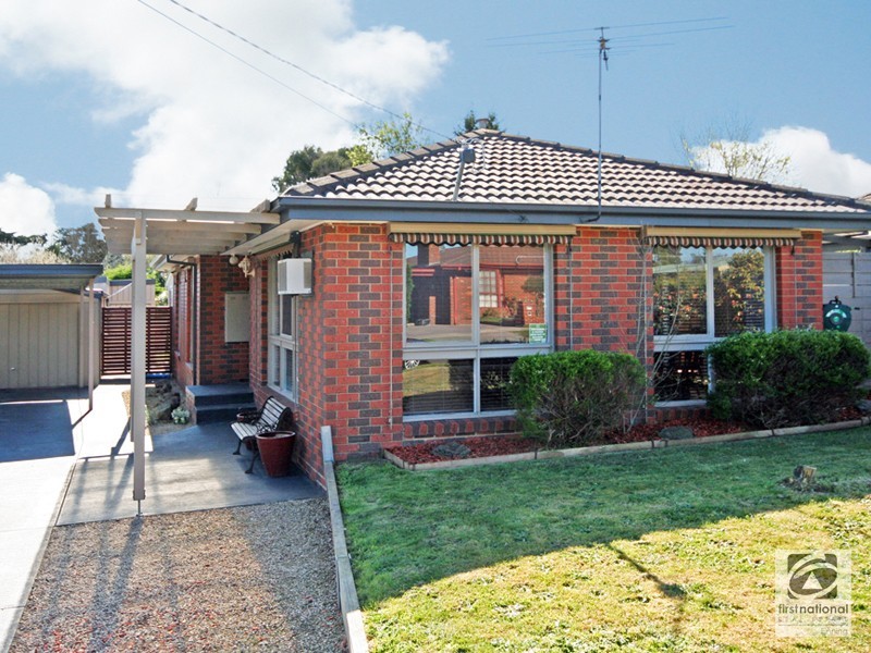 37 Evelyne Avenue, Cranbourne VIC 3977