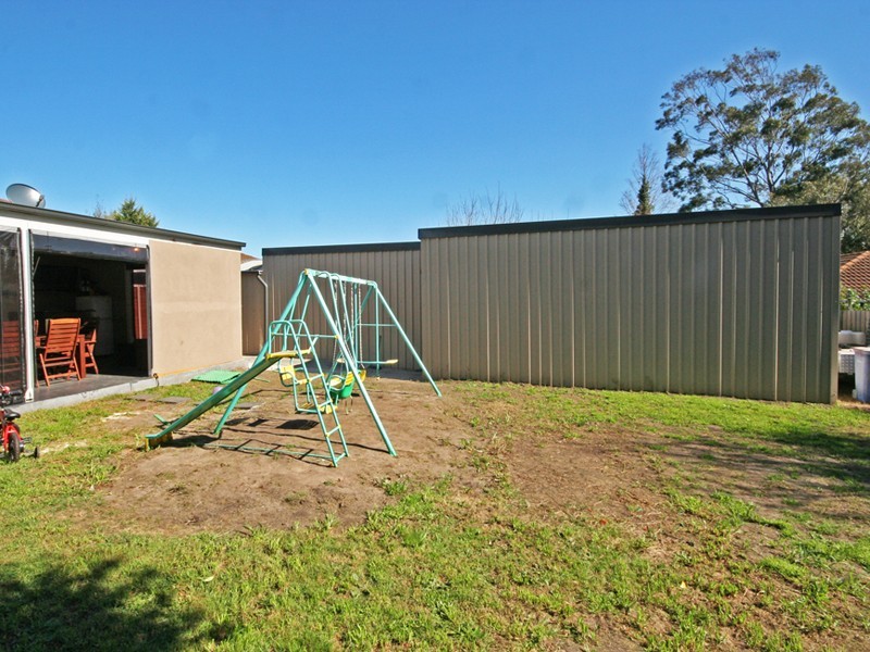 37 Evelyne Avenue, Cranbourne VIC 3977