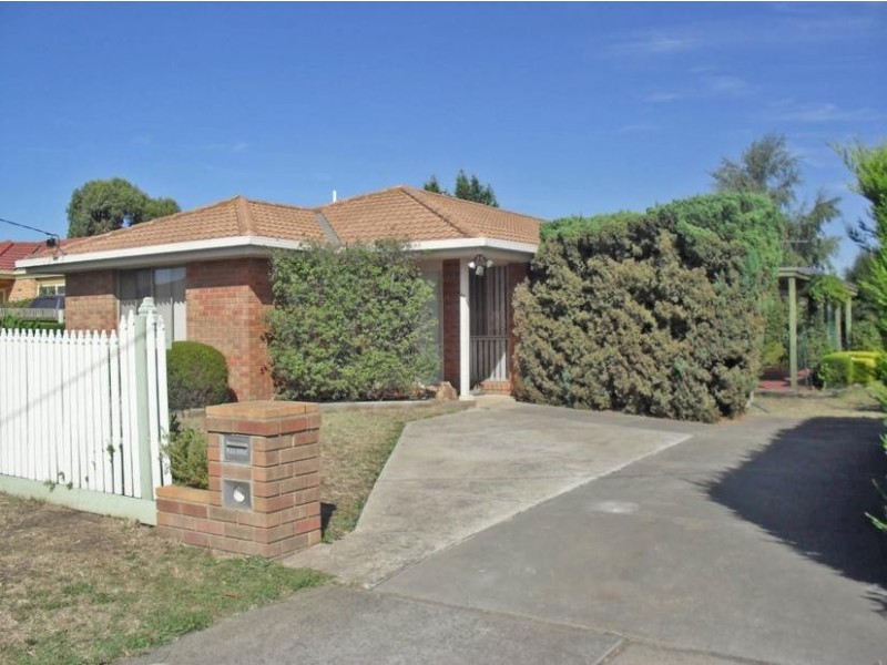 43 Joyce Street, Cranbourne West VIC 3977