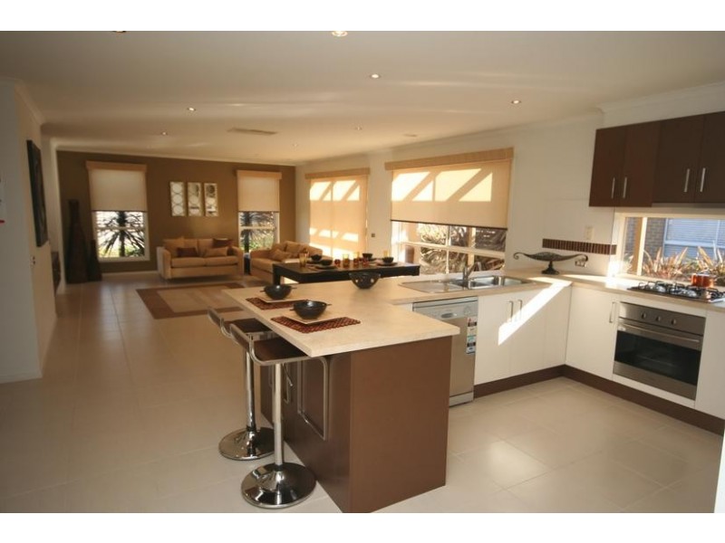 34 Waterbury Street, Cranbourne North VIC 3977