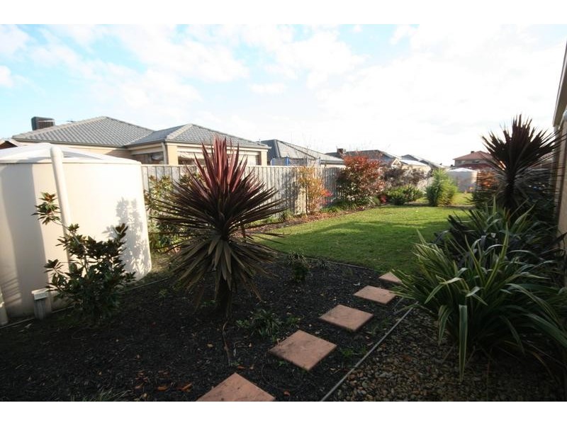 34 Waterbury Street, Cranbourne North VIC 3977
