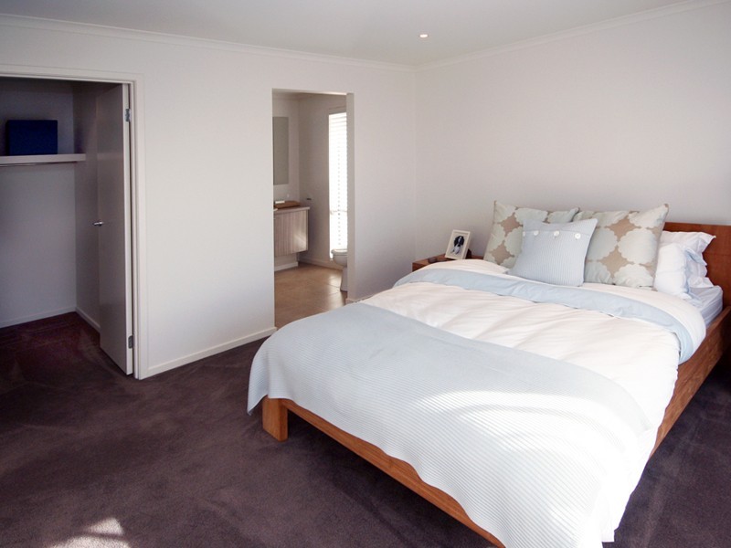 Cranbourne North VIC 3977