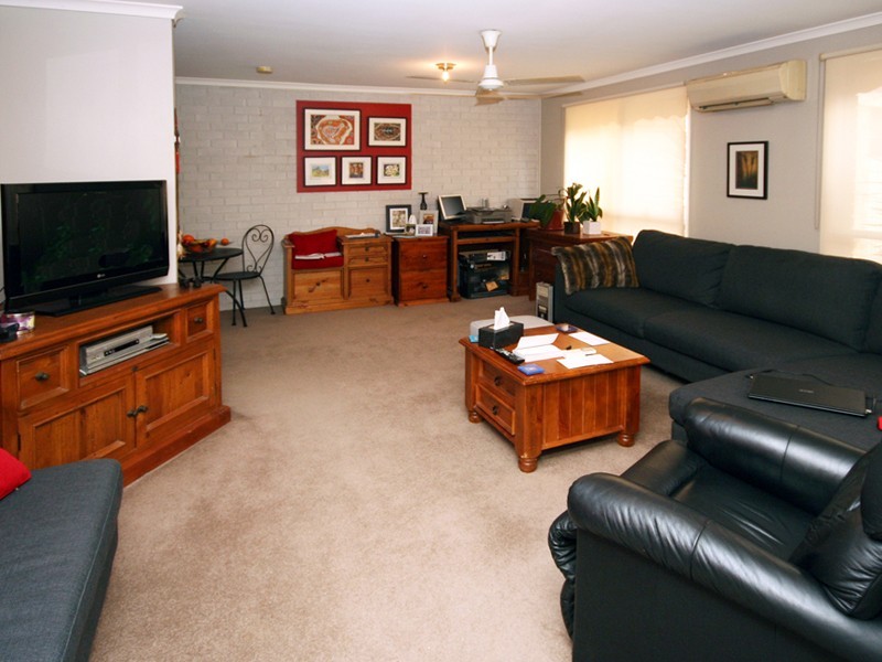 2/16 Lecky Street, Cranbourne VIC 3977