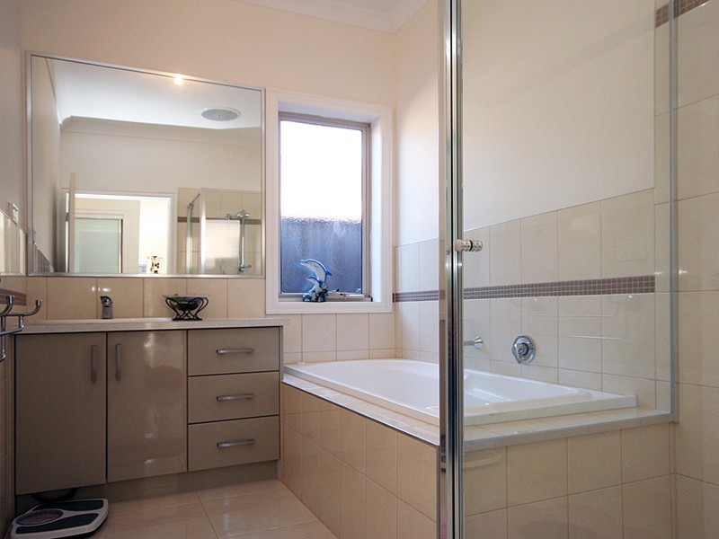 Cranbourne North VIC 3977