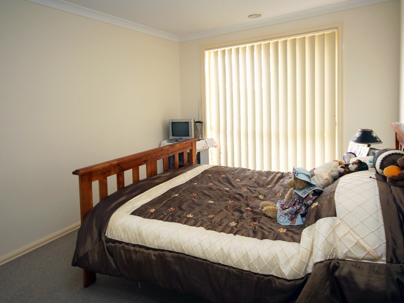 2/6 Shannon Place, Langwarrin VIC 3910