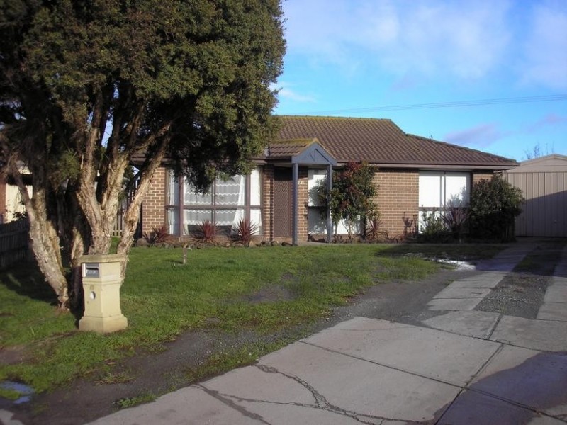 23 Megan Close, Cranbourne West VIC 3977