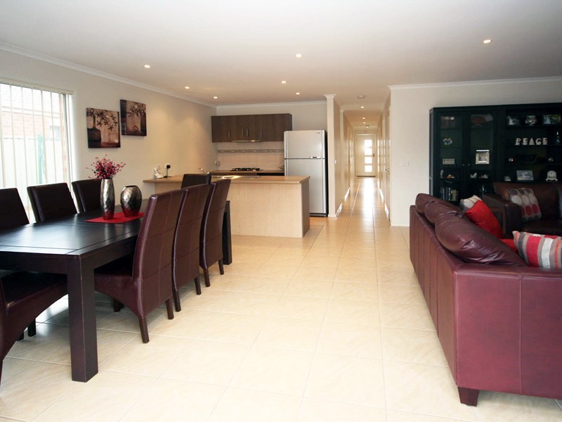 35 Archers Field Drive, Cranbourne East VIC 3977