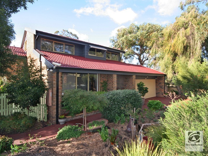 8 Penguin Close, Blind Bight VIC 3980