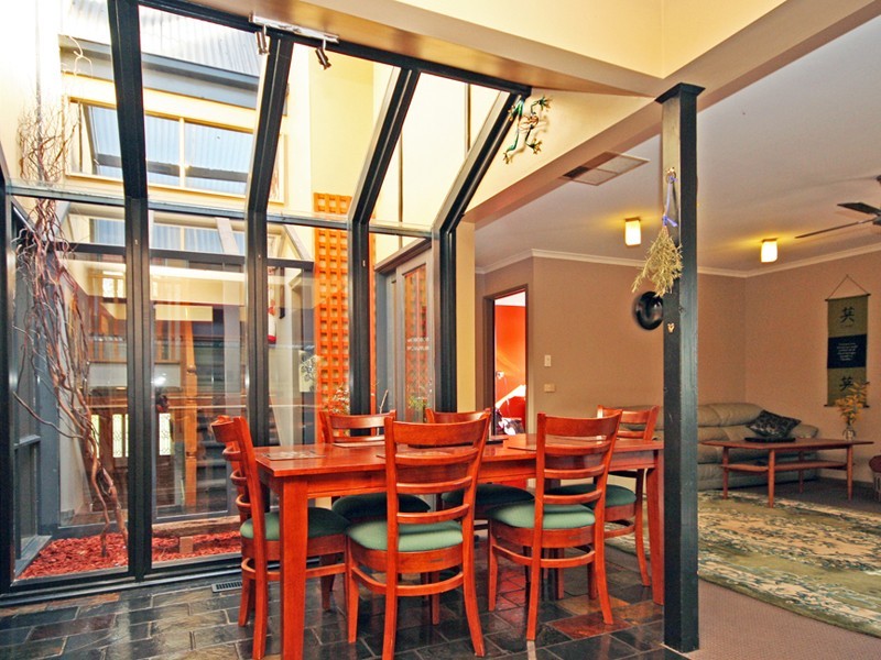 8 Penguin Close, Blind Bight VIC 3980