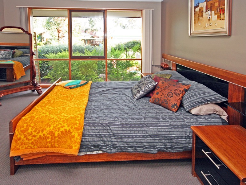 8 Penguin Close, Blind Bight VIC 3980